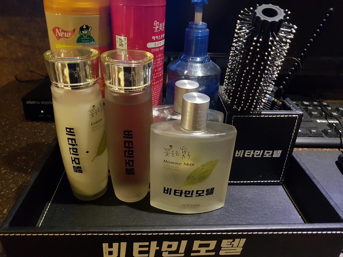 Vitamin Hotel Busan Bagian luar foto