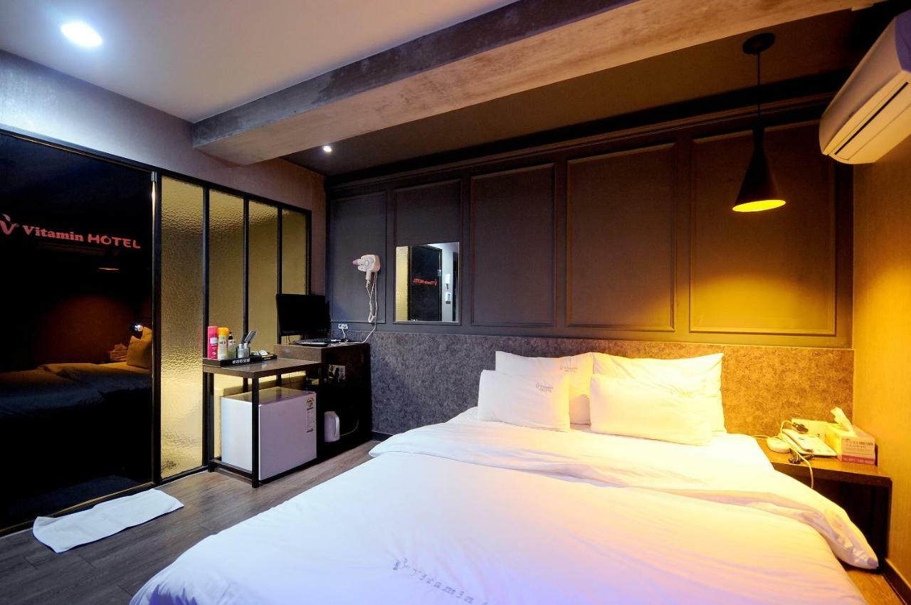 Vitamin Hotel Busan Bagian luar foto