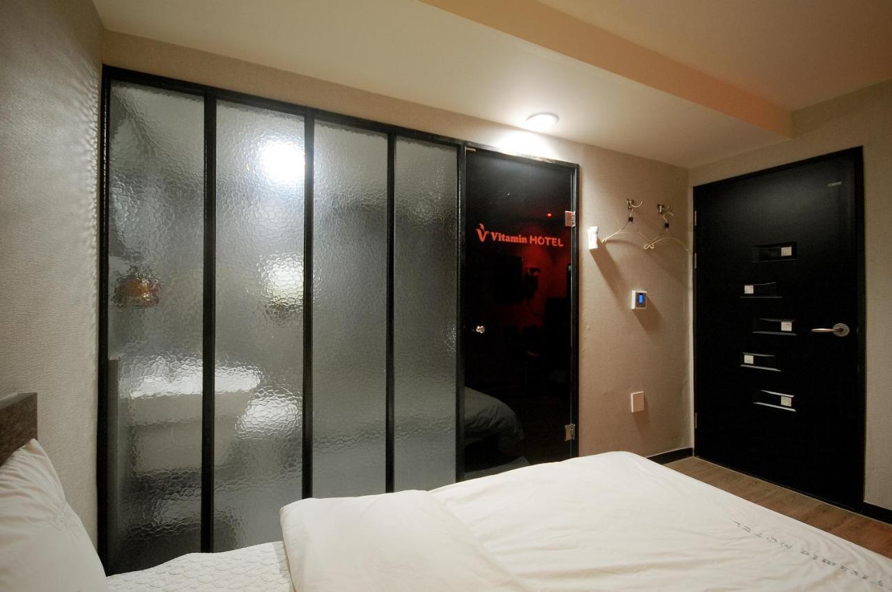 Vitamin Hotel Busan Bagian luar foto