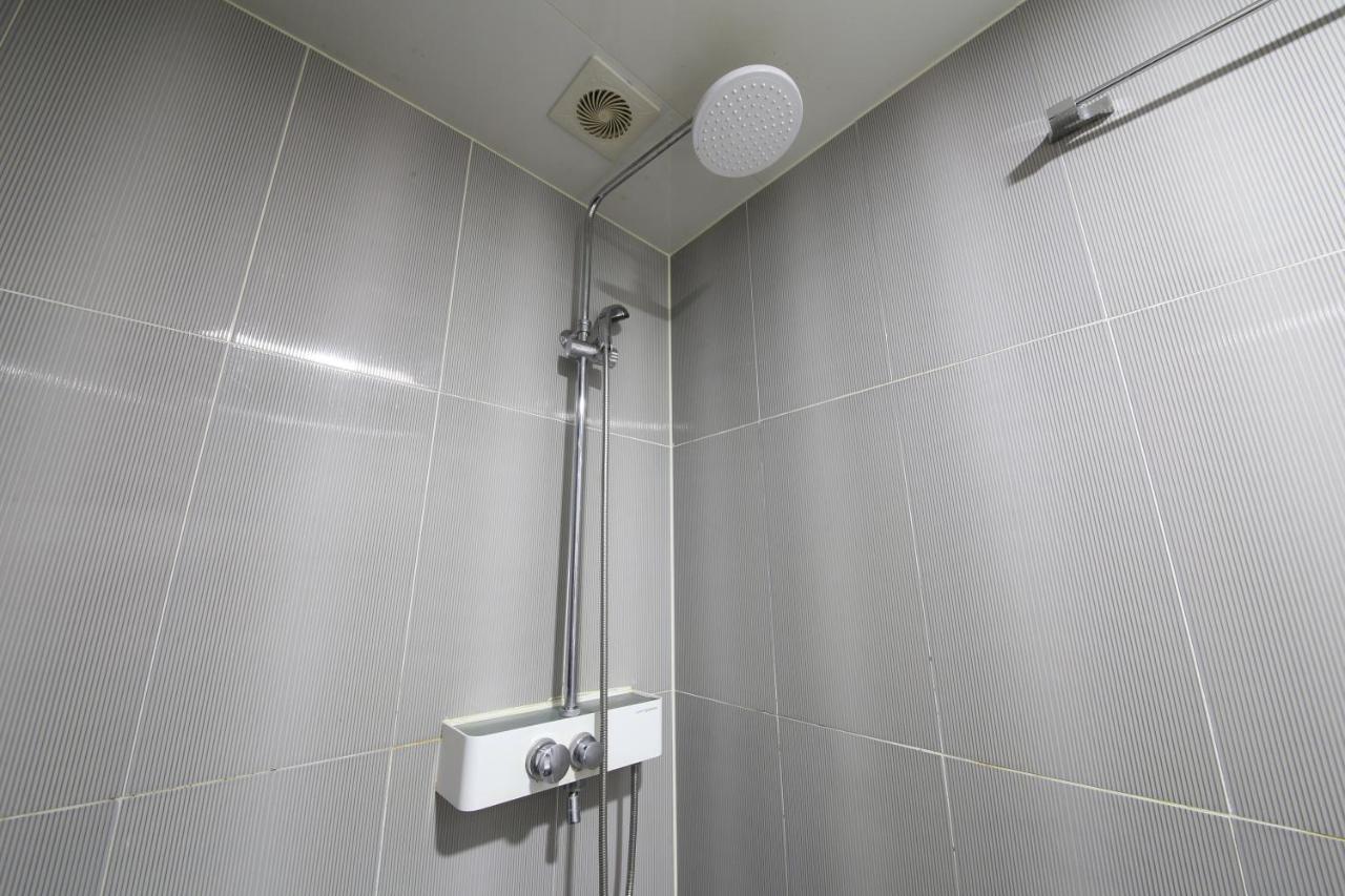 Vitamin Hotel Busan Bagian luar foto