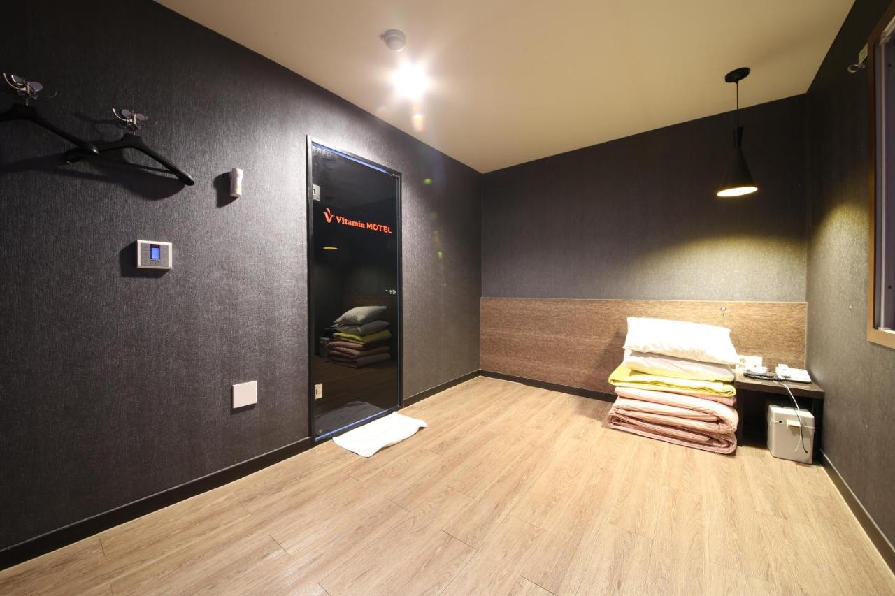 Vitamin Hotel Busan Bagian luar foto
